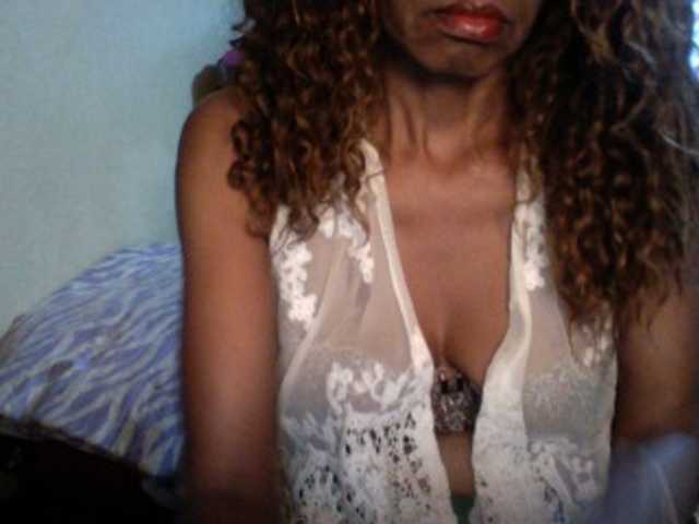 Famelapine live cam on BongaCams