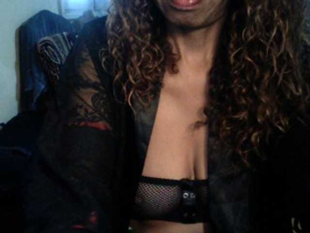 Famelapine live cam on BongaCams