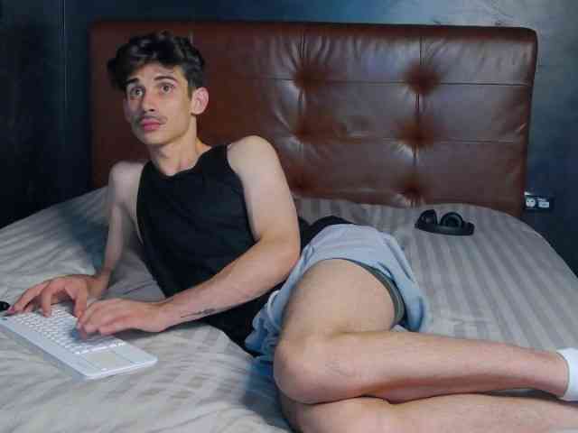 Jaycash1's cam show statistics and live stream