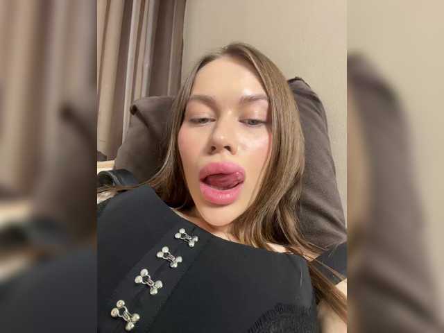 nikaxx, live now on BongaCams