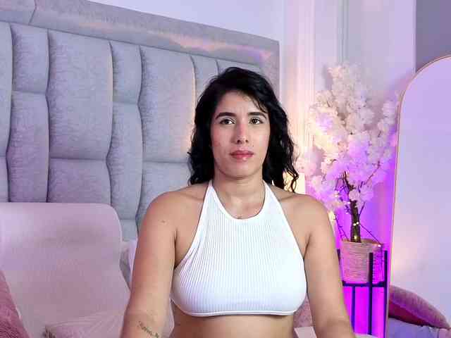 IsisVelvet Live Webcam on BongaCams
