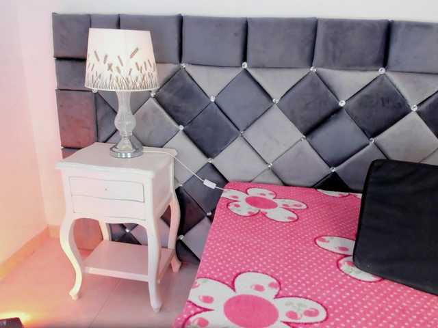 XXXiomara's BongaCams show and profile