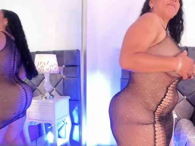 Modèle: XXXiomara