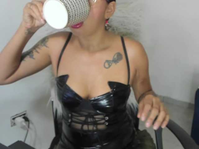 sweet-roses live cam on BongaCams