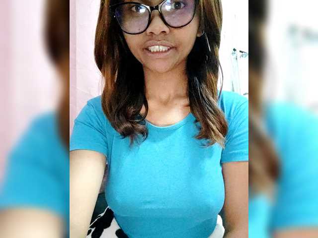 Faourymym live cam on BongaCams