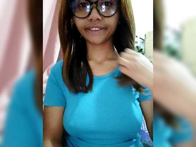 Faourymym live cam on BongaCams