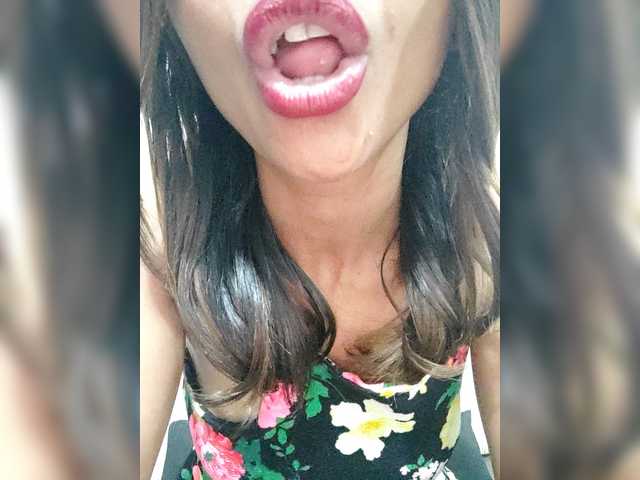 Camgirl Faourymym sur Bongacams
