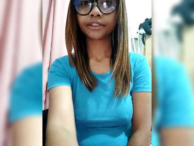 Faourymym live cam on BongaCams