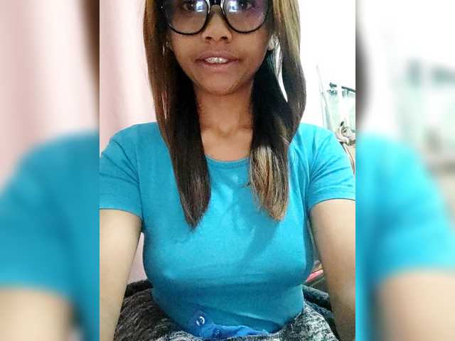 Faourymym live cam on BongaCams
