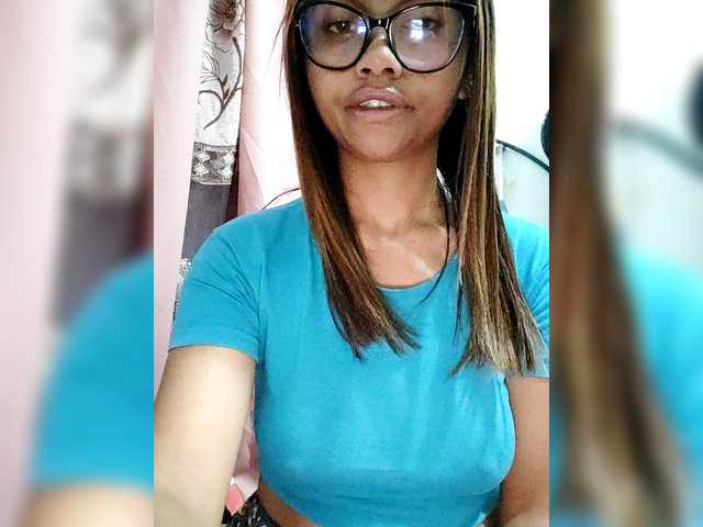 Camgirl Faourymym sur Bongacams