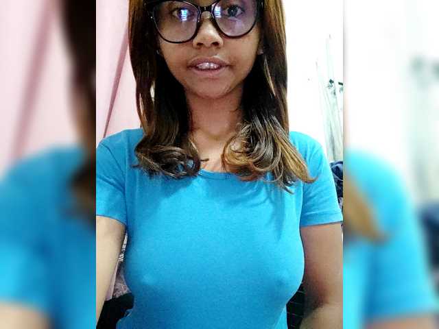 Faourymym live cam on BongaCams