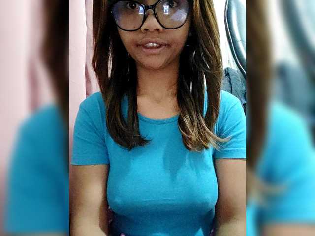 Faourymym live cam on BongaCams