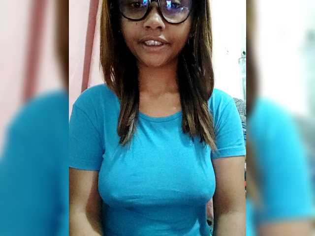 Faourymym live cam on BongaCams