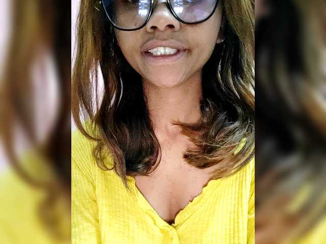 Camgirl Faourymym sur Bongacams