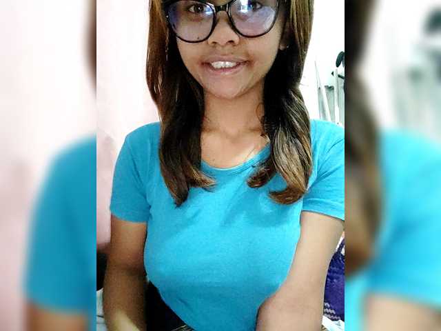 Faourymym live cam on BongaCams