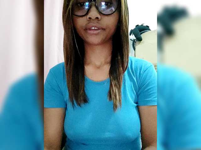 Camgirl Faourymym sur Bongacams