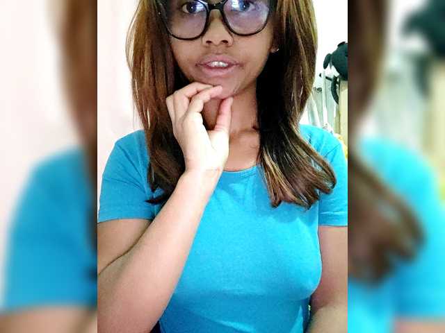 Faourymym live cam on BongaCams