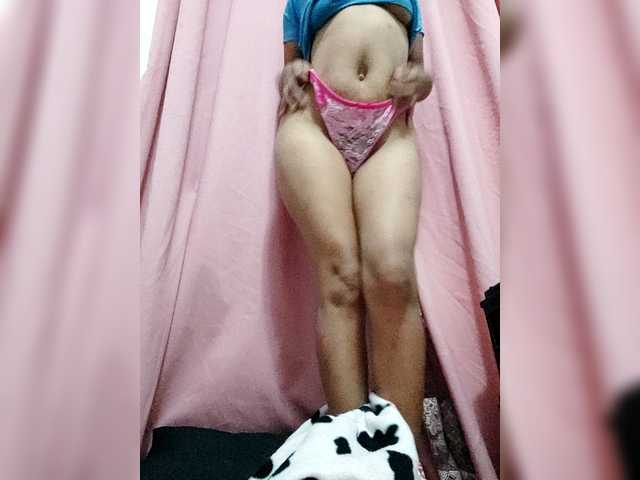 Faourymym live cam on BongaCams