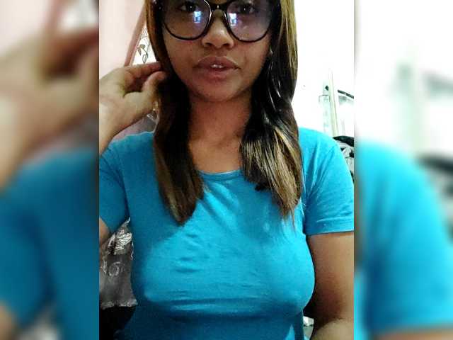 Faourymym live cam on BongaCams