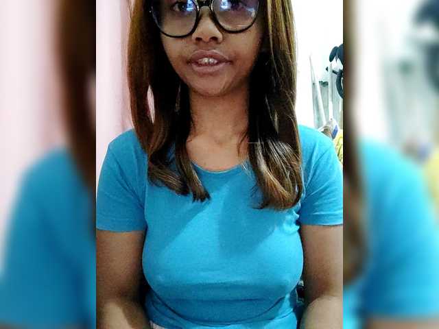 Faourymym live cam on BongaCams