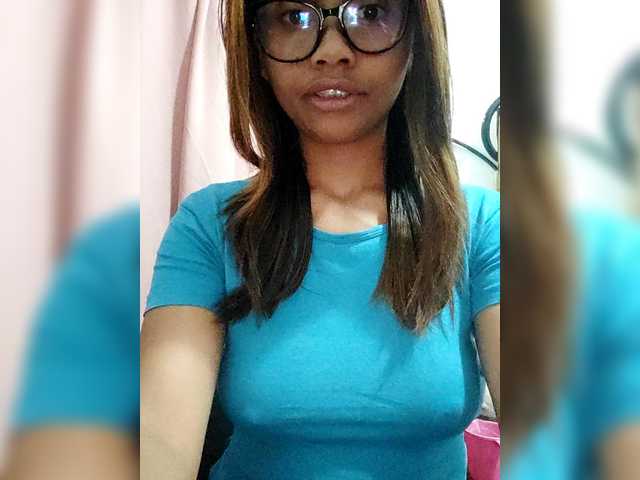 Faourymym live cam on BongaCams