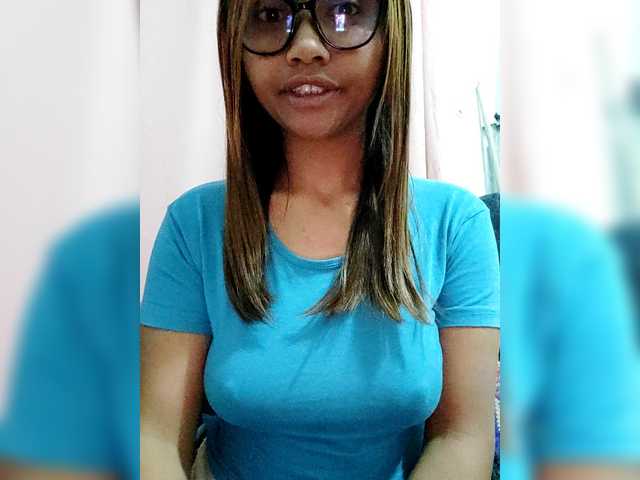 Faourymym live cam on BongaCams