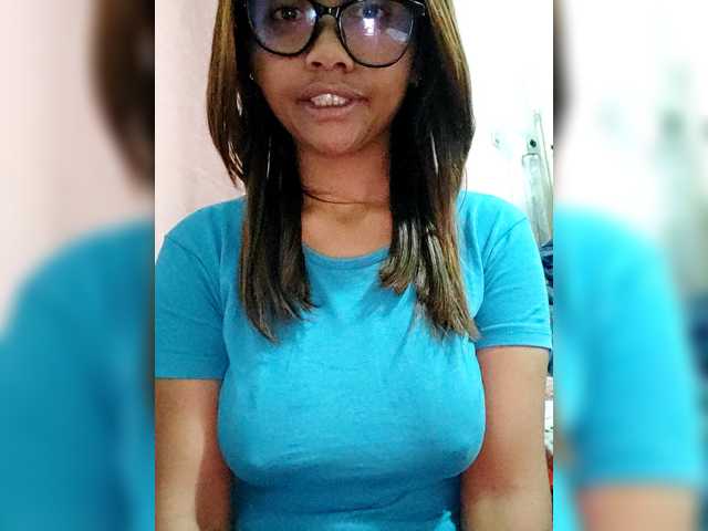 Faourymym live cam on BongaCams