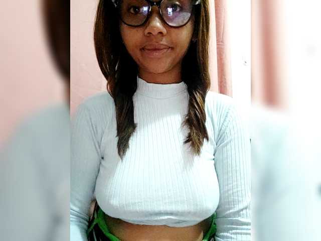 Faourymym live cam on BongaCams