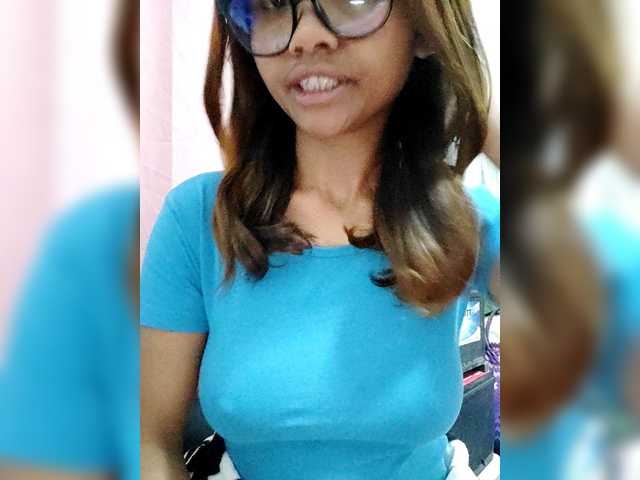 Faourymym live cam on BongaCams