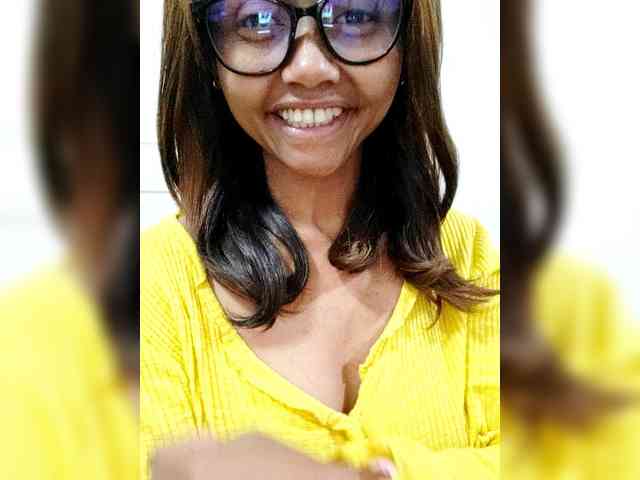 Faourymym Live Webcam on BongaCams