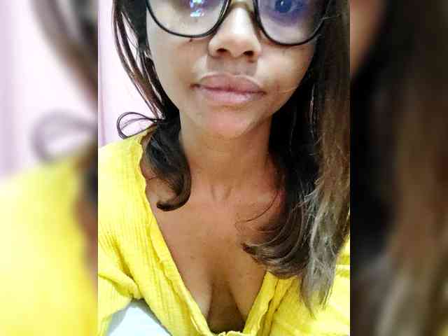 Faourymym Live Webcam on BongaCams