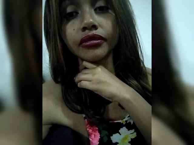 Faourymym Live Webcam on BongaCams