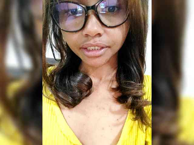 Faourymym Live Webcam on BongaCams