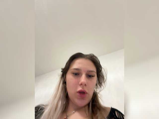 Viola18a live cam on BongaCams