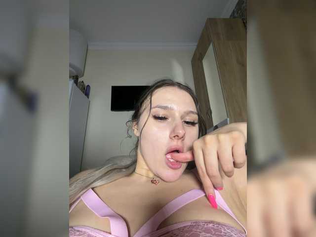 Viola18a live cam on BongaCams
