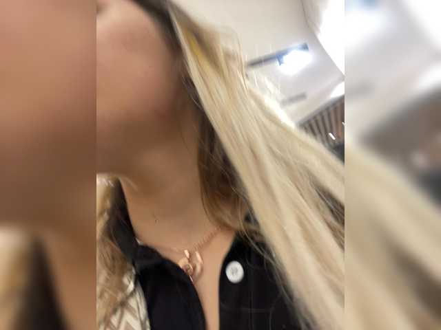 Viola18a live cam on BongaCams