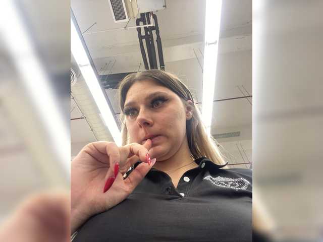 Viola18a live cam on BongaCams