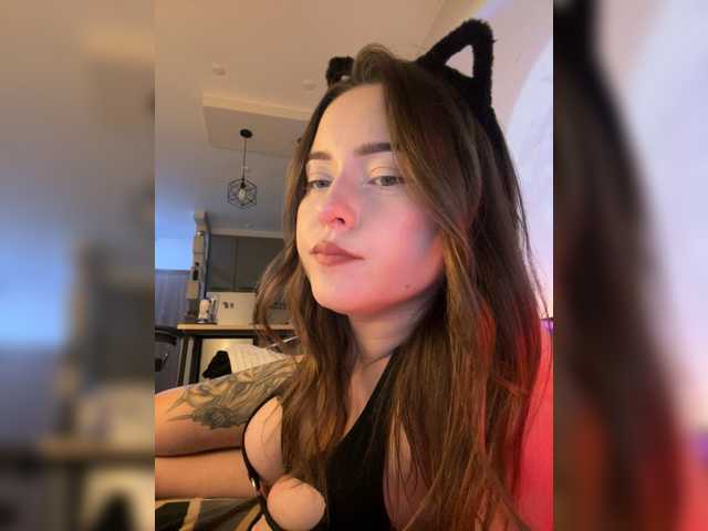 Lisuniyaa live cam on BongaCams