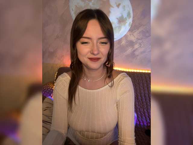 Lisuniyaa's BongaCams show and profile