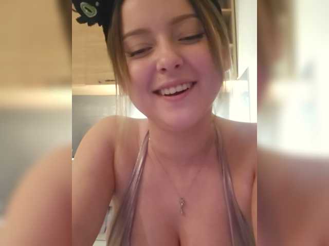 Lisuniyaa live cam on BongaCams