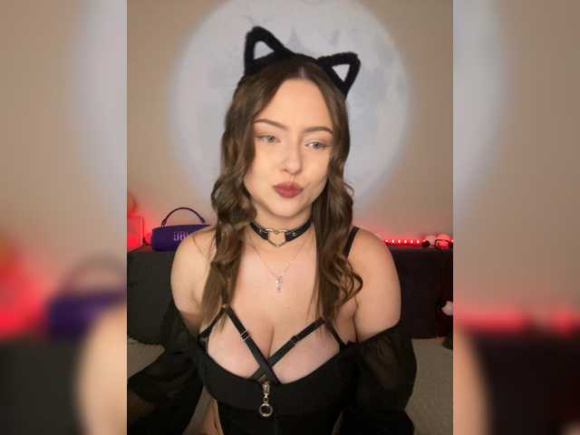 Lisuniyaa live cam on BongaCams