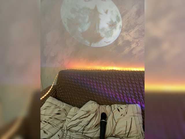 Lisuniyaa's BongaCams show and profile