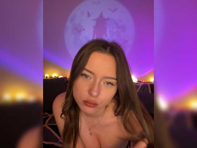 Lisuniyaa live cam on BongaCams