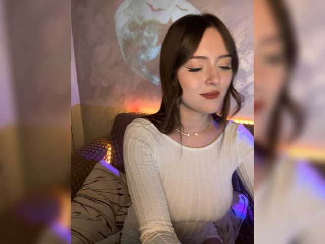 Lisuniyaa's BongaCams show and profile