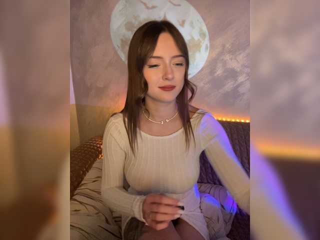 Lisuniyaa's BongaCams show and profile