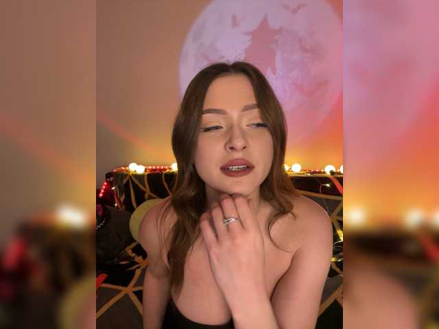 lisuniyaa cam belle