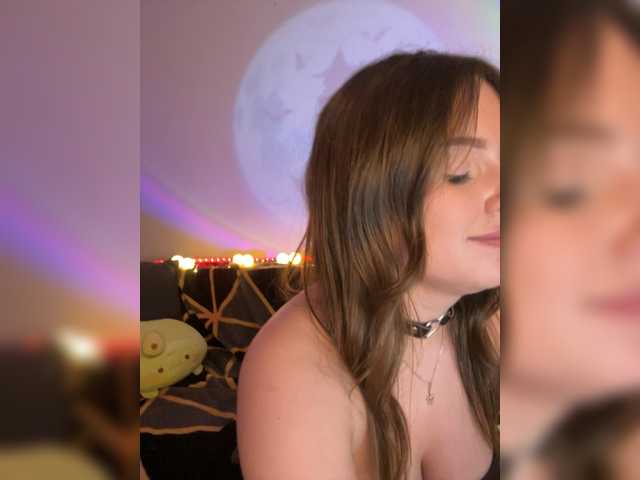 Lisuniyaa live cam on BongaCams