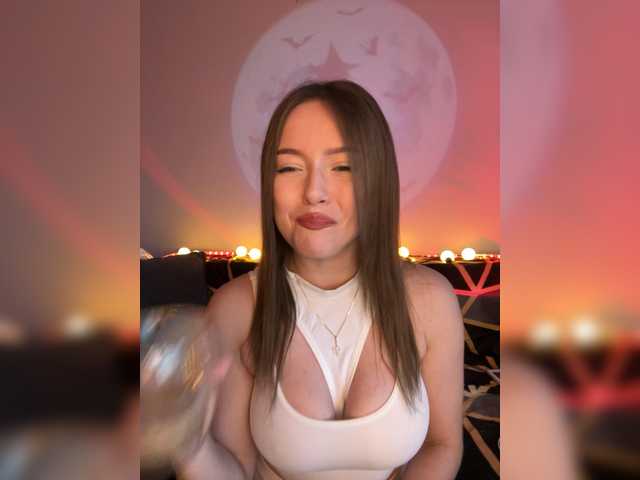 Lisuniyaa live cam on BongaCams