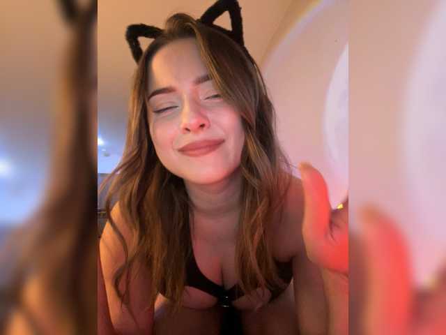 Lisuniyaa live cam on BongaCams