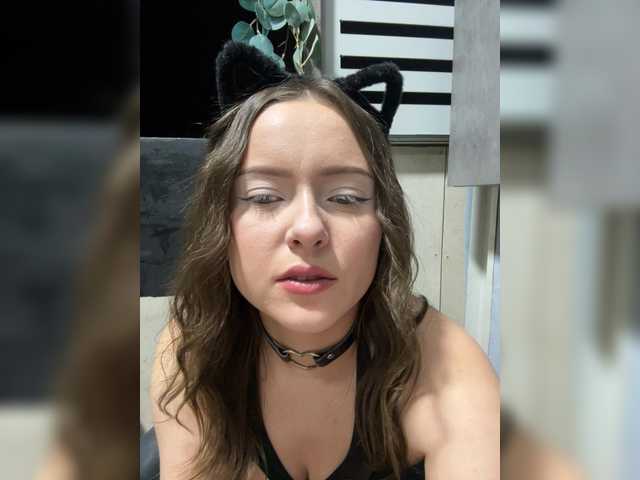 Lisuniyaa live cam on BongaCams